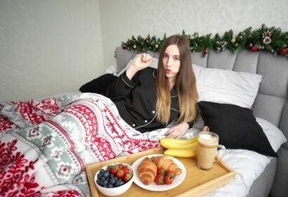 Đĩ Giáng Sinh và pha chịch chị kế cực phê