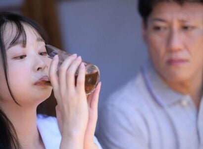 Chú lẫn thuốc kích thích để đụ cháu gái vì tức giận khi biết cháu có người quen