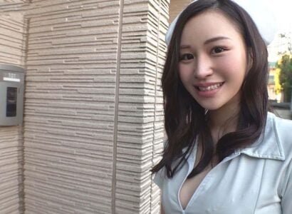 Nàng y tá đến làm cứng cậu nhỏ